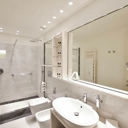 Borgolago Suites * イゼーオ