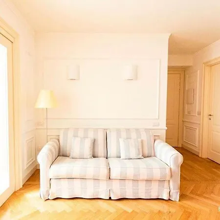 Apartment Borgolago Suites