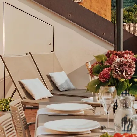 Apartment Borgolago Suites